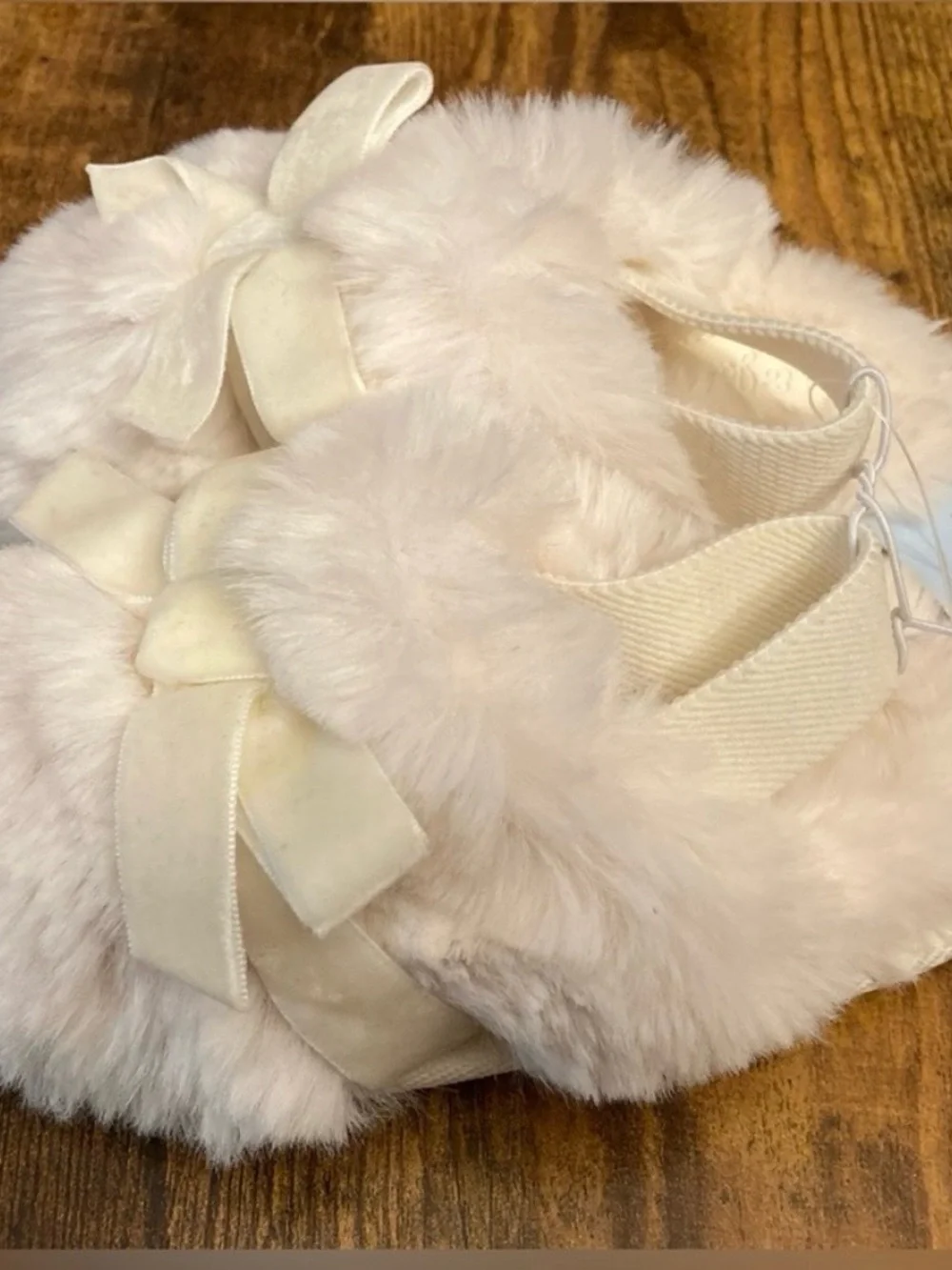 Toddler Adler Plush Scuff Slippers - Cat & Jack™ White Toddler 5T-6T  new
